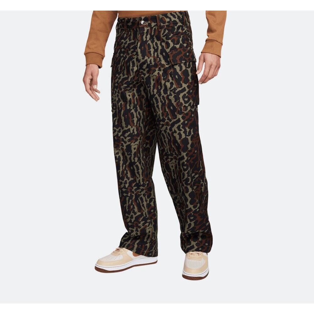 NWT Nike Camouflage All-Over‎ Print Cargo Pants Green FJ0325-222 Sz 36 X 32 NEW